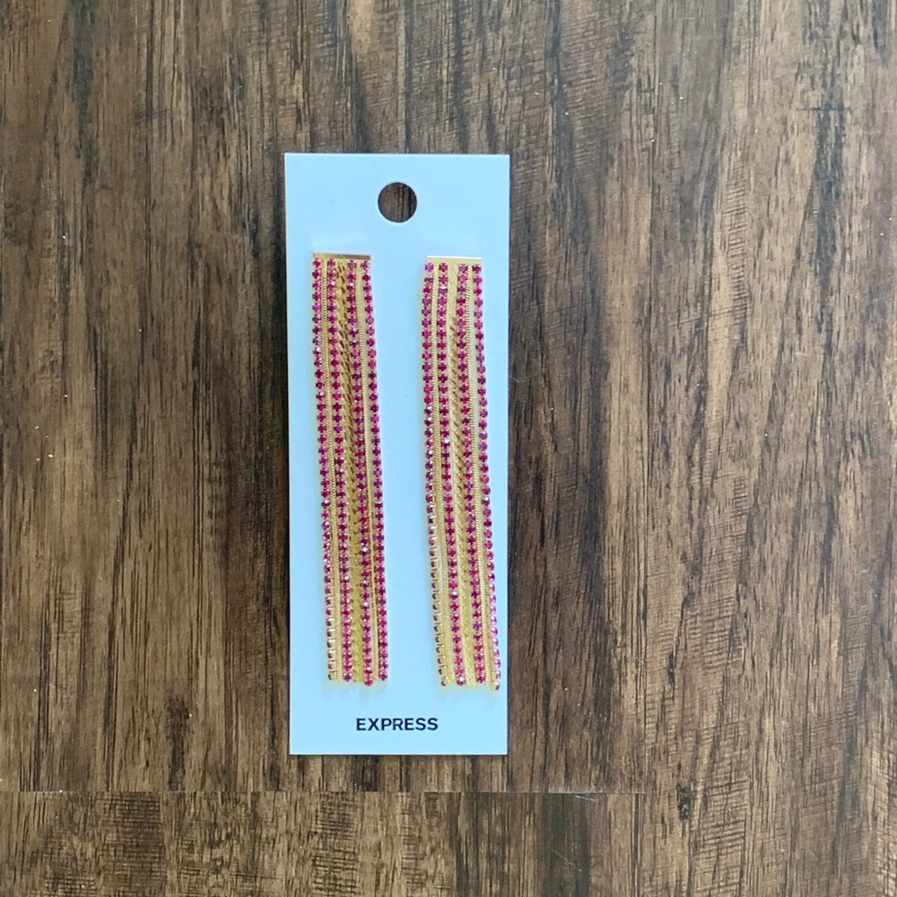 Express earring - Picture 3 of 6